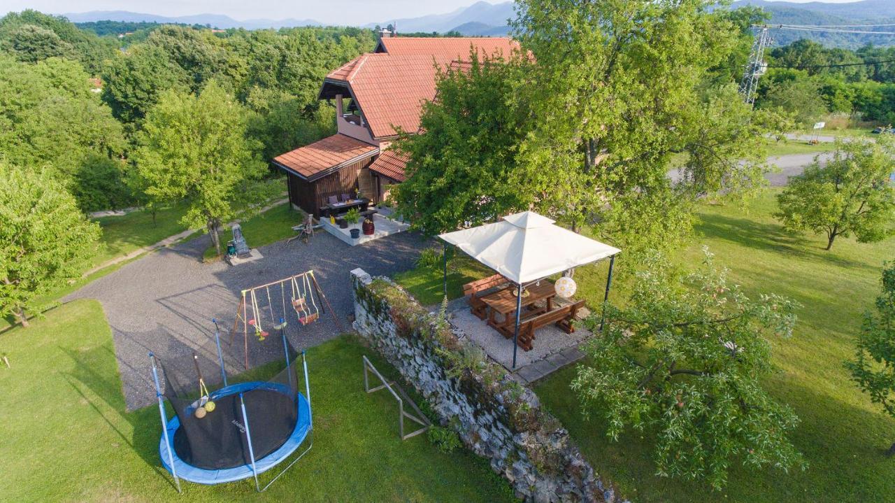 Studio Apartment Karlo Drežnik Grad Εξωτερικό φωτογραφία